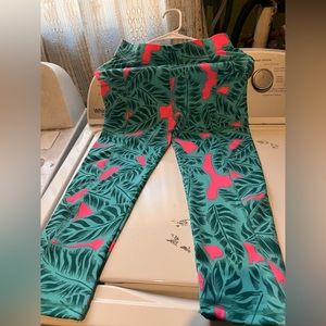 Brand new leggings, tag still on, Size Small
